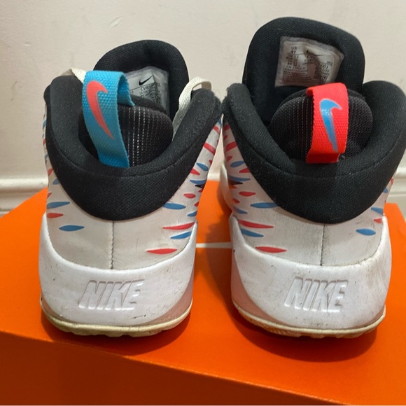 Nike shoes for kids - Picture 3 of 4